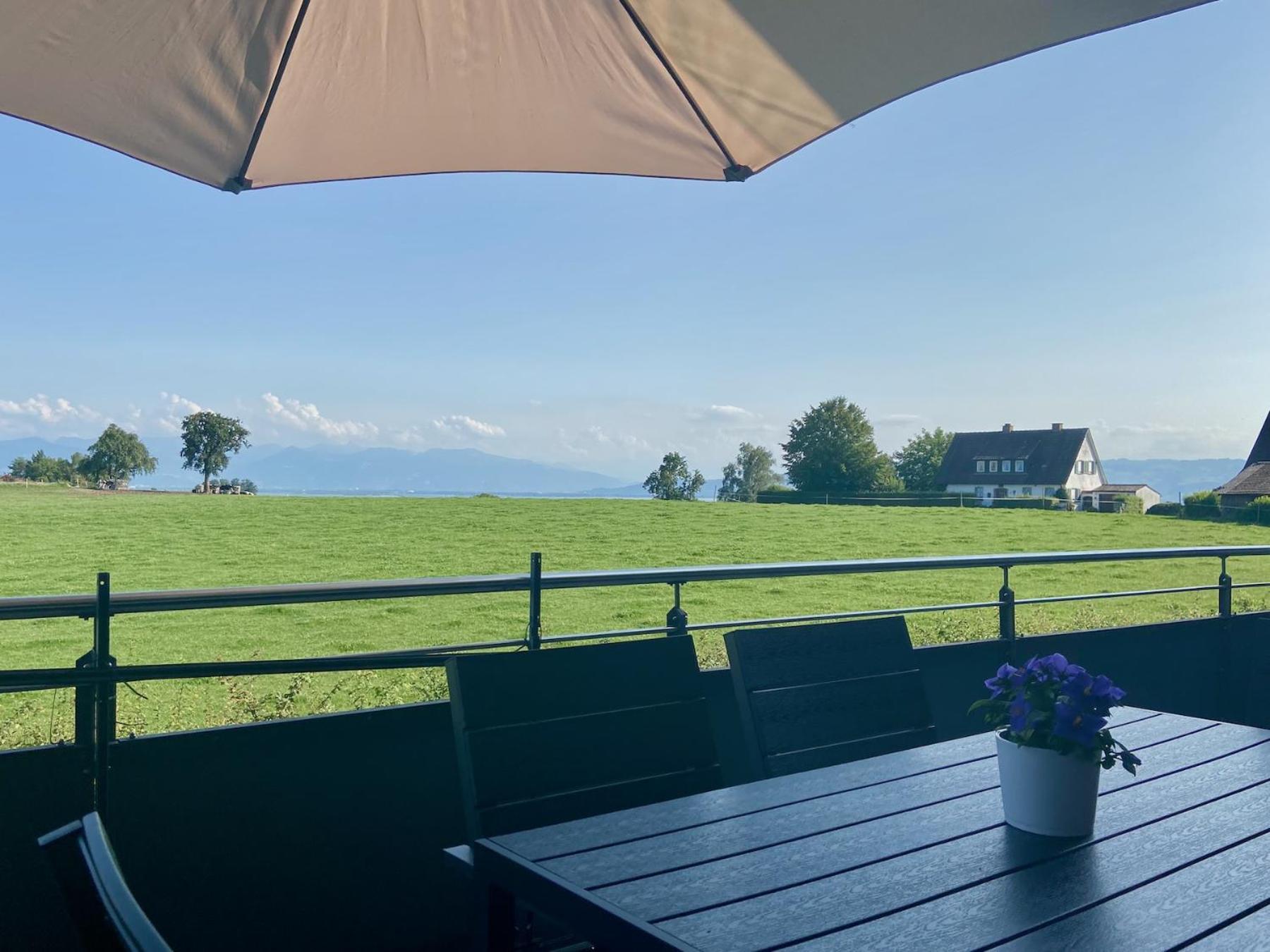 Ferienwohnung Seetraum - Hoch Ueber Dem See, Grosszuegig Mit Grossem Balkon Kressbronn am Bodensee Luaran gambar